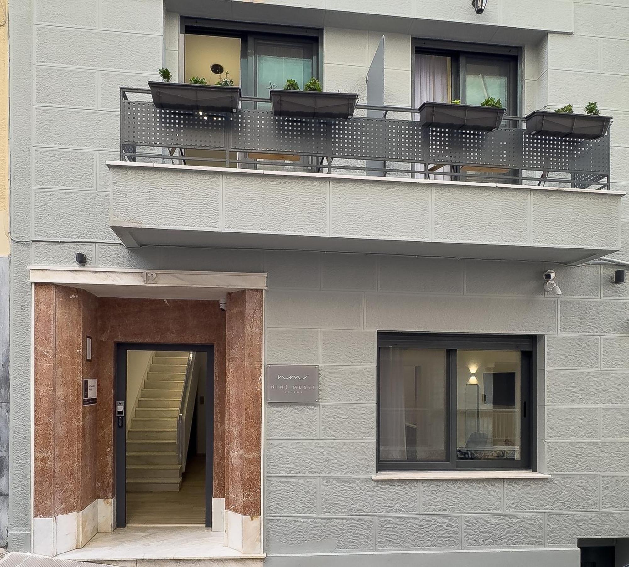 Apartment Phaedrus Living: The Nine Muses Euterpe *